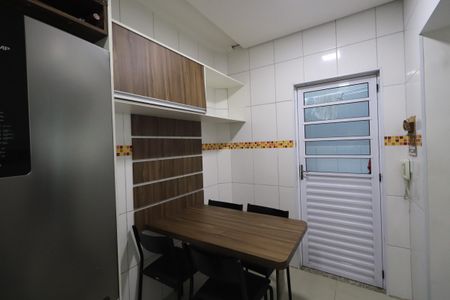 Casa de condomínio à venda com 110m², 2 quartos e 1 vagaCozinha