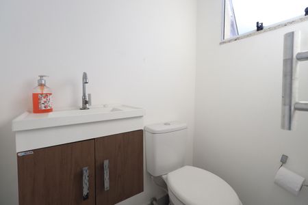 Casa de condomínio à venda com 110m², 2 quartos e 1 vagaBanheiro de serviço