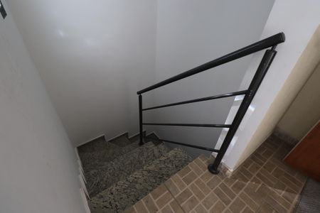 Casa de condomínio à venda com 110m², 2 quartos e 1 vagaEscada