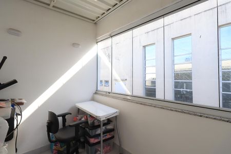Casa de condomínio à venda com 110m², 2 quartos e 1 vagaEscritório