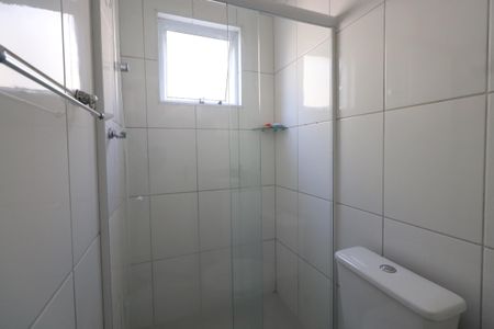 Casa de condomínio à venda com 110m², 2 quartos e 1 vagaBanheiro da Suíte 2