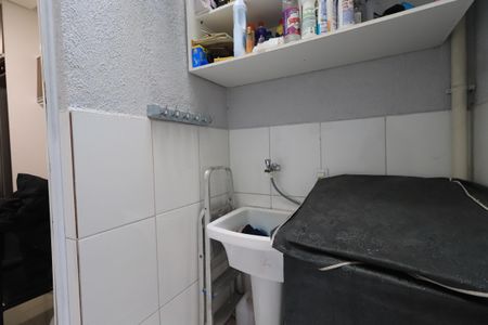 Casa de condomínio à venda com 110m², 2 quartos e 1 vagaÁrea de Serviço