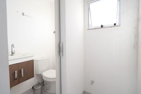 Casa de condomínio à venda com 110m², 2 quartos e 1 vagaBanheiro de serviço