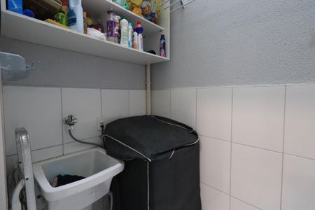 Casa de condomínio à venda com 110m², 2 quartos e 1 vagaÁrea de Serviço