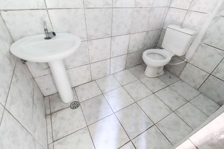 Casa à venda com 250m², 4 quartos e sem vaga Casa à venda com 250m², 4 quartos e sem vagaBanheiro