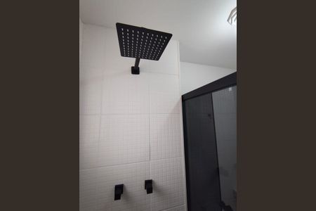Banheiro de apartamento para alugar com 2 quartos, 48m² em Cidade Ocian, Praia Grande