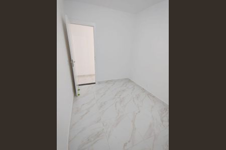 Banheiro de apartamento para alugar com 2 quartos, 48m² em Cidade Ocian, Praia Grande
