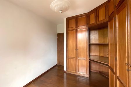 Apartamento à venda com 165m², 4 quartos e 1 vagaQuarto 2