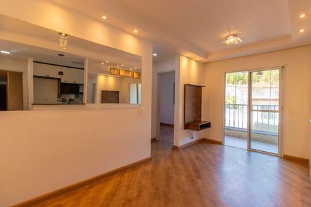 Sala de apartamento para alugar com 2 quartos, 49m² em Lajeado, Cotia