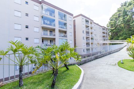 Apartamento para alugar com 49m², 2 quartos e 1 vagaFachada do bloco e rampa de acesso para PcD