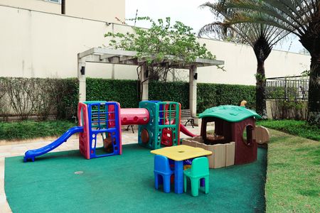 Apartamento à venda com 80m², 3 quartos e 2 vagasÁrea comum - Playground