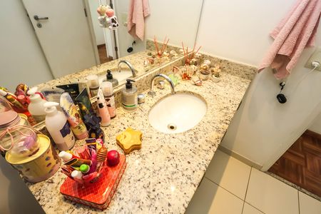 Apartamento à venda com 80m², 3 quartos e 2 vagasBanheiro Social
