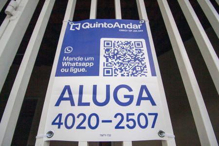 Casa para alugar com 104m², 3 quartos e 4 vagas Casa para alugar com 104m², 3 quartos e 4 vagasFachada