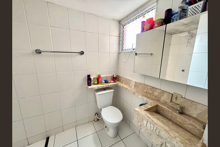 Apartamento à venda com 49m², 2 quartos e 1 vaga Apartamento à venda com 49m², 2 quartos e 1 vagaBanheiro