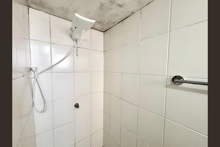 Banheiro de apartamento à venda com 2 quartos, 49m² em Parque Savoi City, São Paulo