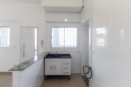 Sala - Cozinha de apartamento para alugar com 1 quarto, 33m² em Parque Paineiras, São Paulo