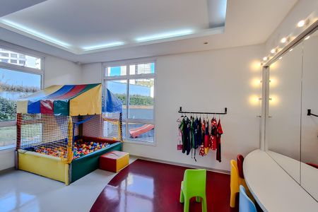 Apartamento à venda com 150m², 3 quartos e 3 vagas Apartamento à venda com 150m², 3 quartos e 3 vagasBrinquedoteca