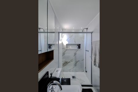 Apartamento à venda com 150m², 3 quartos e 3 vagas Apartamento à venda com 150m², 3 quartos e 3 vagasBanheiro da Suíte 2