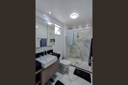 Apartamento à venda com 150m², 3 quartos e 3 vagas Apartamento à venda com 150m², 3 quartos e 3 vagasBanheiro da Suíte