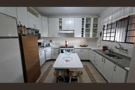 Casa à venda com 240m², 4 quartos e 3 vagas Casa à venda com 240m², 4 quartos e 3 vagasFoto 07