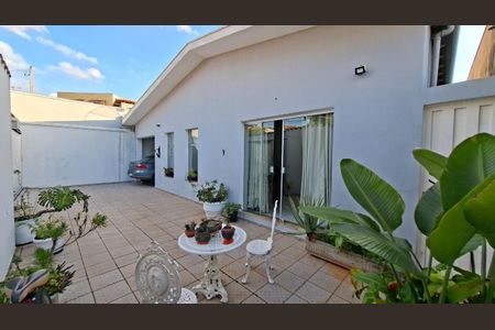 Casa à venda com 240m², 4 quartos e 3 vagas Casa à venda com 240m², 4 quartos e 3 vagasFoto 04