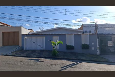 Casa à venda com 240m², 4 quartos e 3 vagas Casa à venda com 240m², 4 quartos e 3 vagasFoto 01