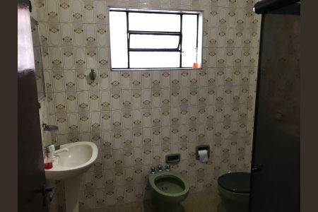 Casa para alugar com 150m², 2 quartos e 1 vaga Casa para alugar com 150m², 2 quartos e 1 vagaBanheiro 2