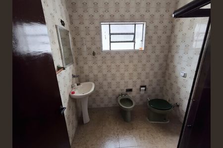 Casa para alugar com 150m², 2 quartos e 1 vaga Casa para alugar com 150m², 2 quartos e 1 vagaBanheiro 2