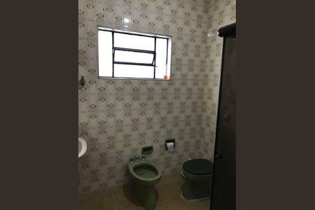 Casa para alugar com 150m², 2 quartos e 1 vaga Casa para alugar com 150m², 2 quartos e 1 vagaBanheiro 2