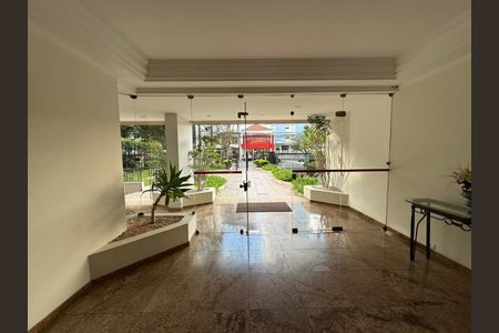 Apartamento à venda com 123m², 3 quartos e 1 vaga Apartamento à venda com 123m², 3 quartos e 1 vagaHall de Entrada