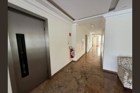 Apartamento à venda com 123m², 3 quartos e 1 vaga Apartamento à venda com 123m², 3 quartos e 1 vagaElevador