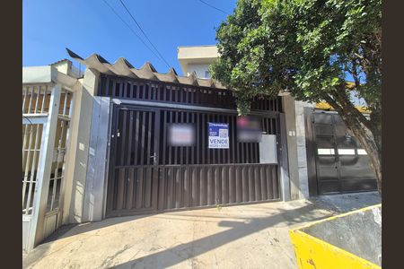 Fachada de casa à venda com 3 quartos, 143m² em Vila Camilópolis, Santo André