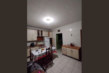 Casa à venda com 125m², 4 quartos e 2 vagas Casa à venda com 125m², 4 quartos e 2 vagasCozinha