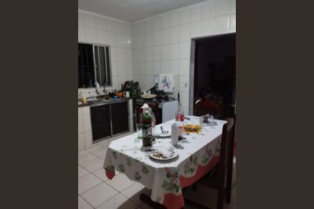 Casa à venda com 125m², 4 quartos e 2 vagas Casa à venda com 125m², 4 quartos e 2 vagasCozinha