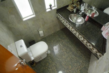 Casa à venda com 377m², 4 quartos e 4 vagasLavabo da Sala