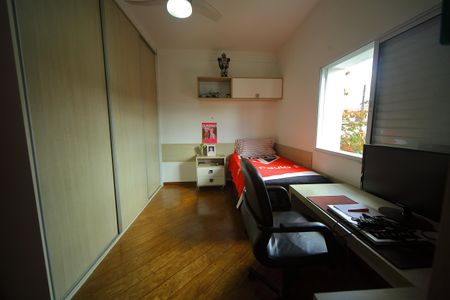 Casa à venda com 377m², 4 quartos e 4 vagasSuíte 3