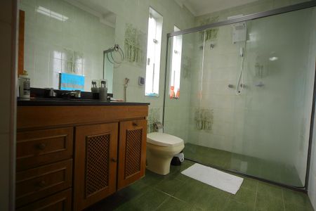 Casa à venda com 377m², 4 quartos e 4 vagasBanheiro Suíte 3