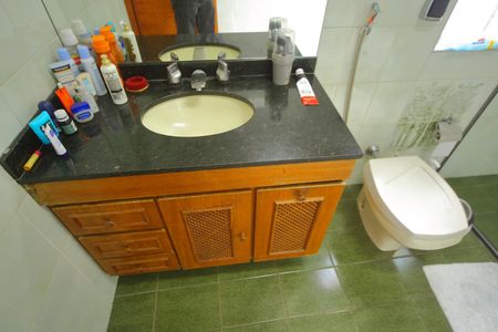 Casa à venda com 377m², 4 quartos e 4 vagasBanheiro Suíte 3