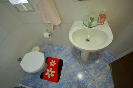 Casa à venda com 377m², 4 quartos e 4 vagasBanheiro de serviço 