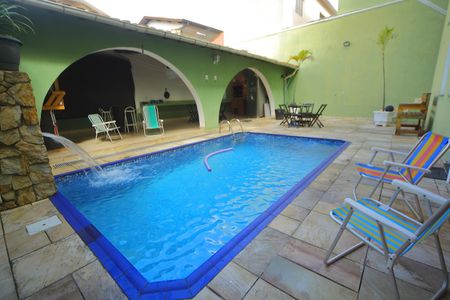 Casa à venda com 377m², 4 quartos e 4 vagasQuintal