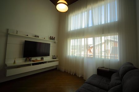 Casa à venda com 377m², 4 quartos e 4 vagasSala de TV 
