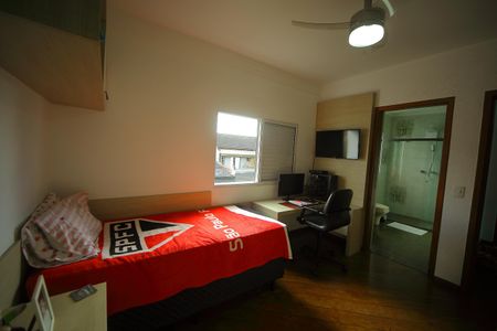 Casa à venda com 377m², 4 quartos e 4 vagasSuíte 3