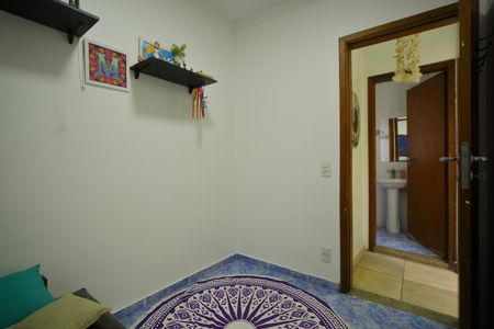 Casa à venda com 377m², 4 quartos e 4 vagasQuarto de serviço 