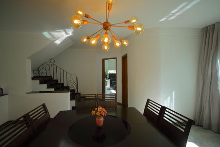 Casa à venda com 377m², 4 quartos e 4 vagasSala de Jantar 