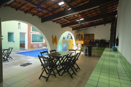 Casa à venda com 377m², 4 quartos e 4 vagasQuintal/Área de serviço 