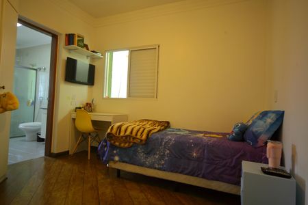 Casa à venda com 377m², 4 quartos e 4 vagasSuíte 2