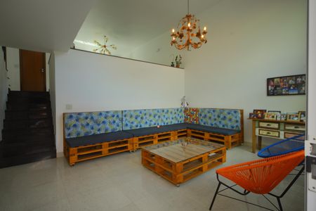 Casa à venda com 377m², 4 quartos e 4 vagasSala de visita 