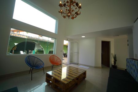 Casa à venda com 377m², 4 quartos e 4 vagasSala de visita 
