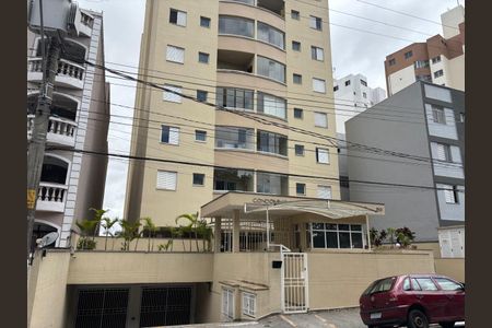 Apartamento à venda com 75m², 2 quartos e 1 vagaFachada e portaria 