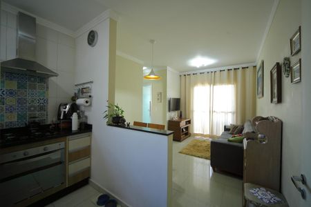 Apartamento à venda com 75m², 2 quartos e 1 vagaSala/Cozinha 